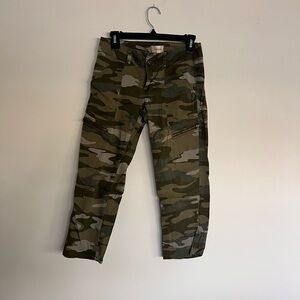 Women’s Capri Skinny Camouflage Cargo Pants Rewind Sz 5